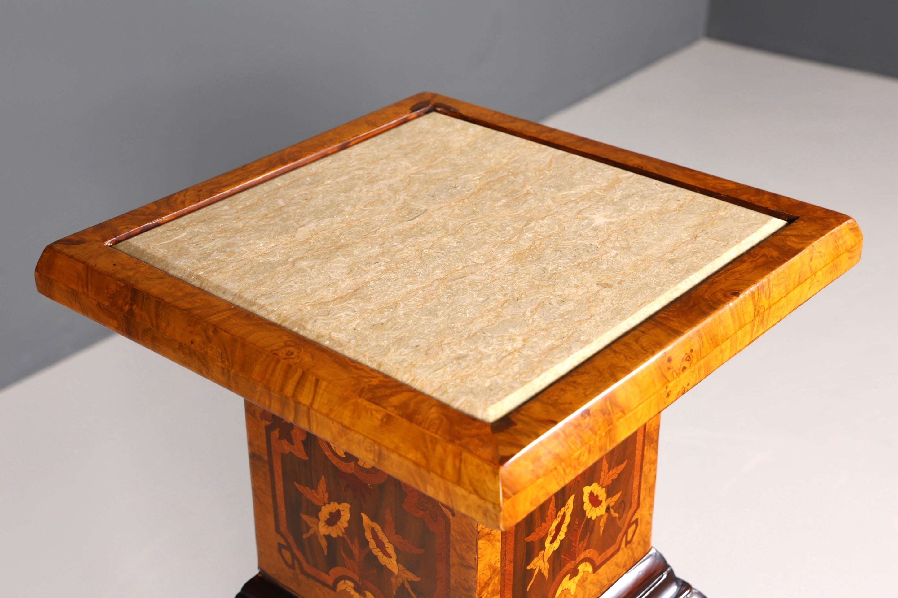 Traumhafte Barock Stil Säule Blumensäule Louis XV Naturstein Marmor Ablage Tisch