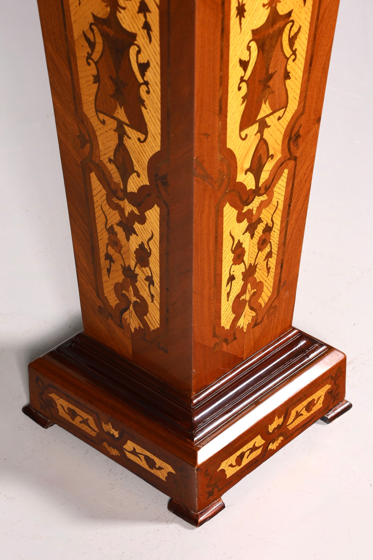 Wunderschöne Barock Stil Säule Louis XV Blumensäule Naturstein Marmor Intarsien Ablage Tisch