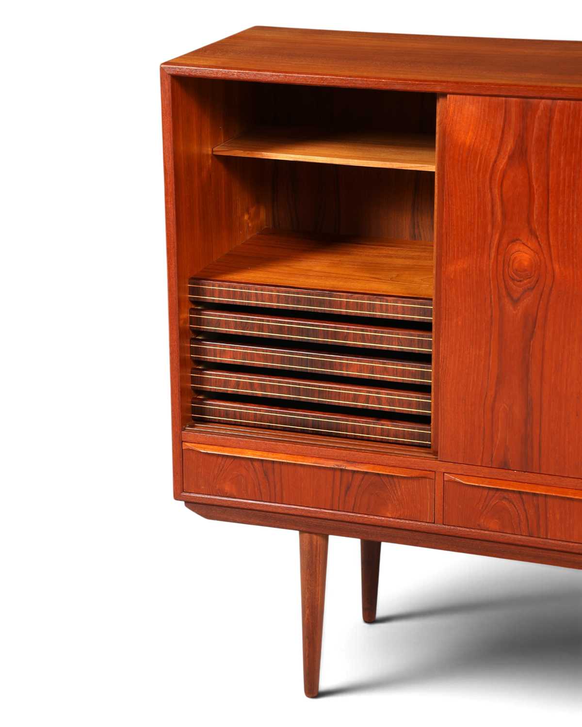 Hauptstadt Möblerei Mid Century Highboard aus massivem Holz im Danish Design mit Tablarauszügen und Regalböden