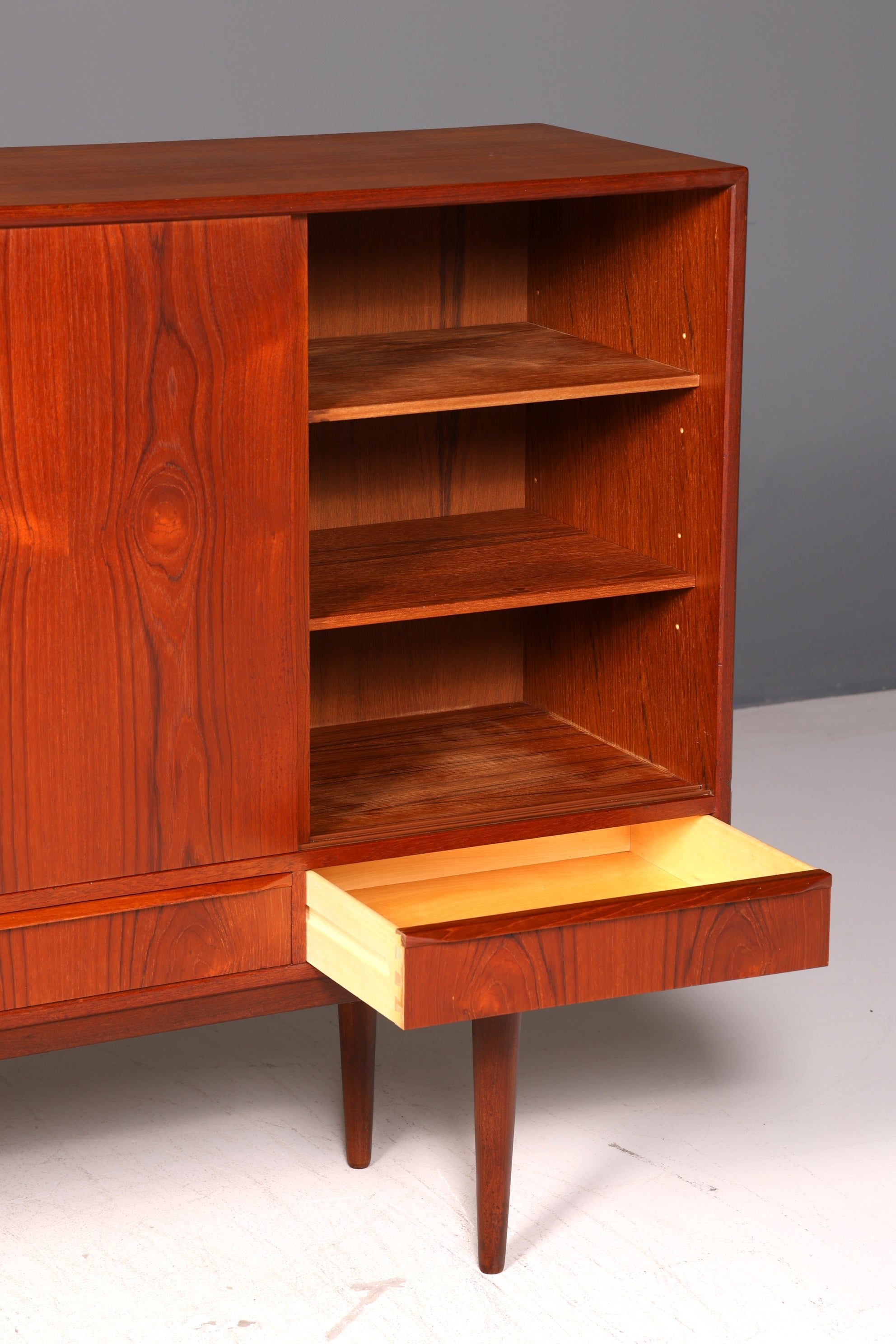 Traumhaftes Mid Century Highboard  Danish Design Sideboard Vintage Retro 60er Jahre Bürokommode Schrank Skandinavisch Holz