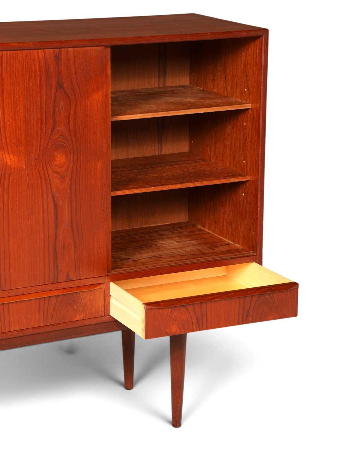 Hauptstadt Möblerei Mid Century Highboard aus massivem Holz im Danish Design mit Regalböden und Schublade