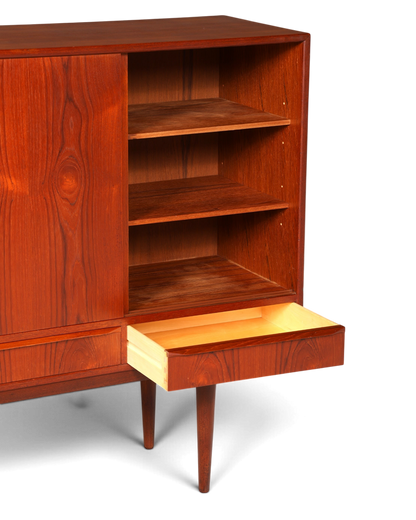 Hauptstadt Möblerei Mid Century Highboard aus massivem Holz im Danish Design mit Regalböden und Schublade