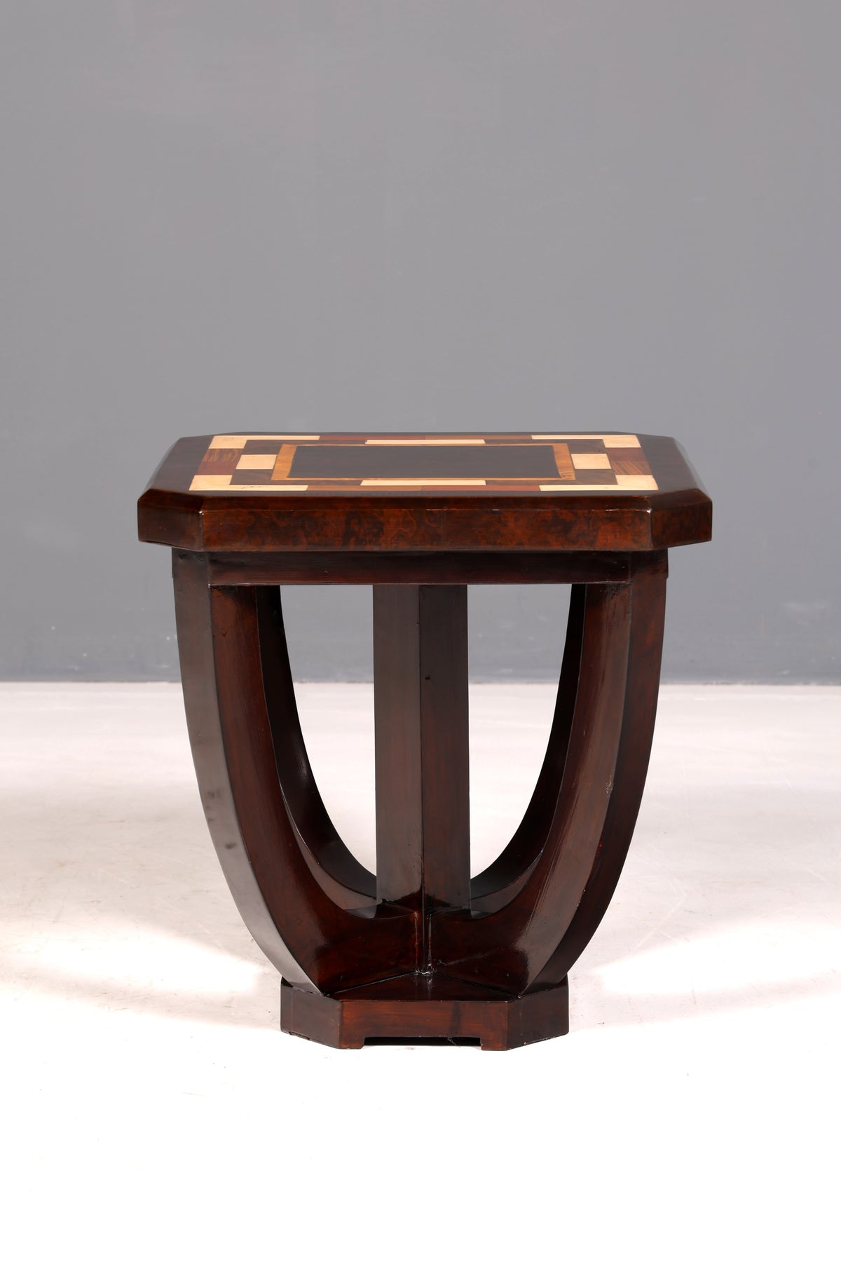 Stylish Art Deco-style side table, antique-style luxury coffee table, occasional table