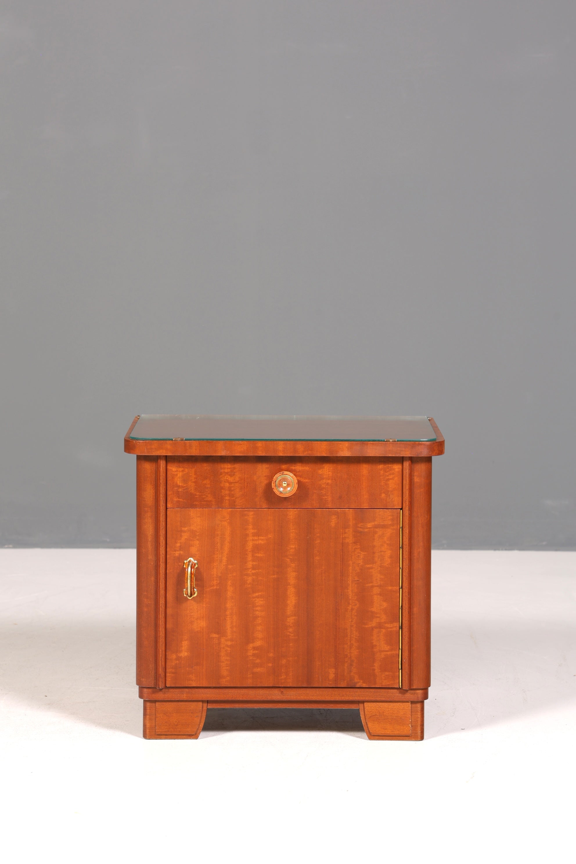 Schlichte Mid Century Kommode Vintage Klappschränkchen Danish Design Nachttisch 1 von 2