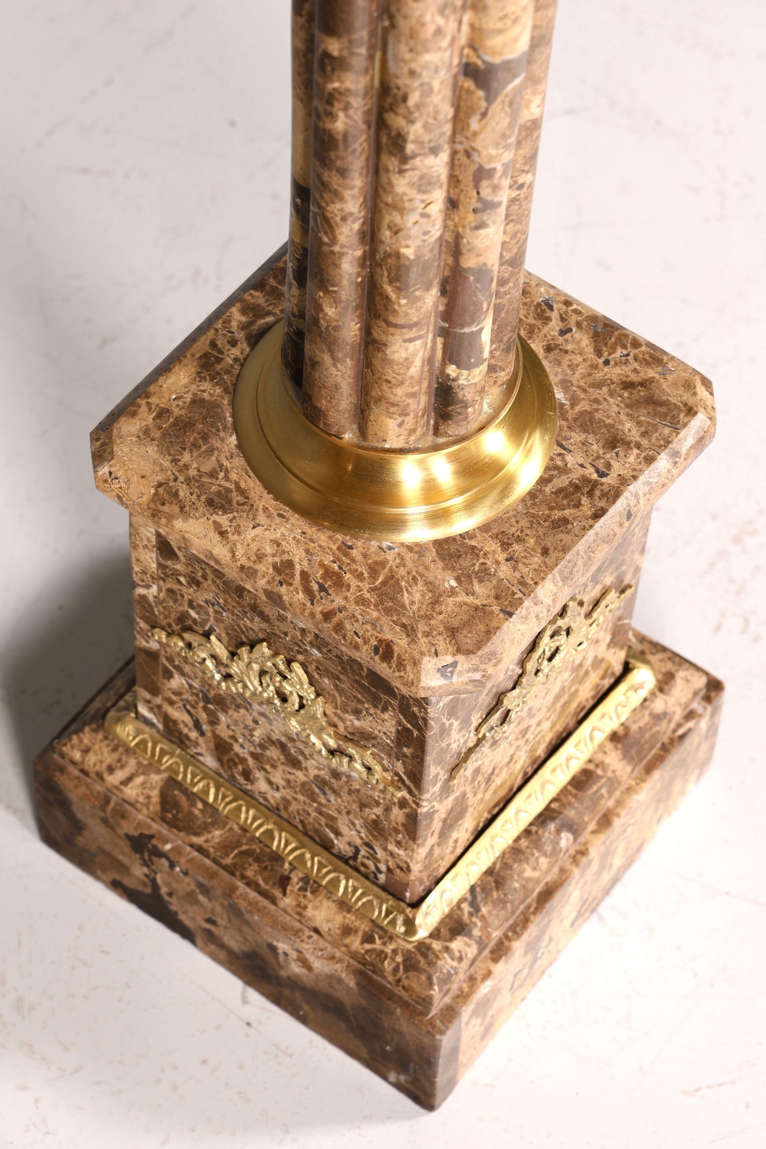 Traumhafte Barock Stil Säule Marmor Louis XV Blumensäule Naturstein Sockel Ablage