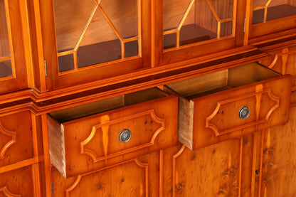 G387 Finish Wunderschöne Englische Vitrine Bücherschrank Buffet Antik Stil Englisch Eibe Glasvitrine Bibliothek (Kopie)