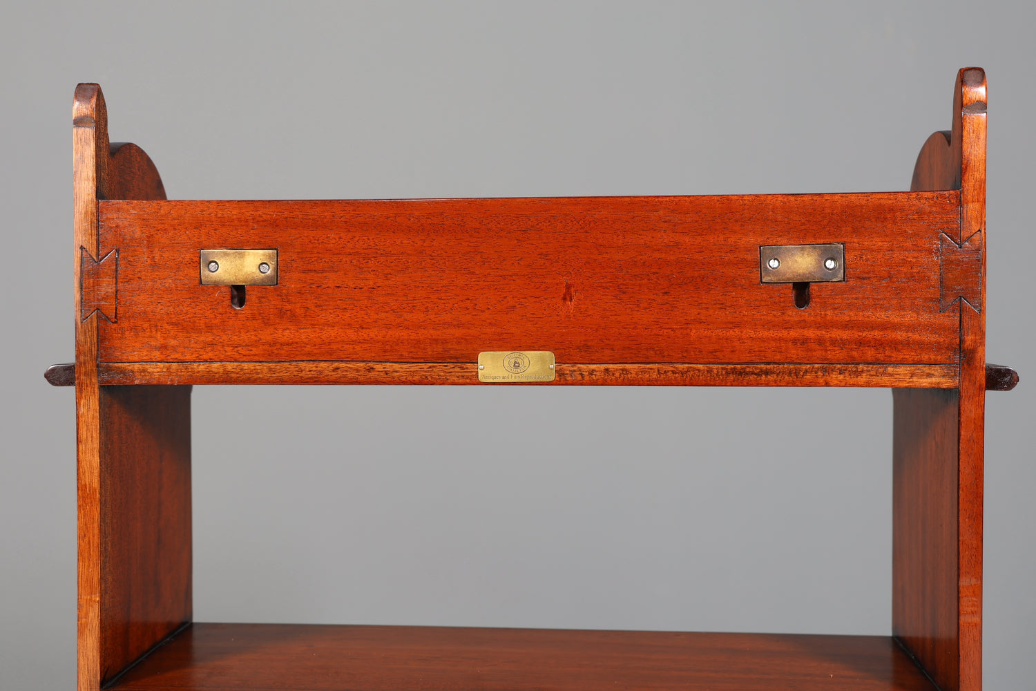 Wunderschönes Regal im englischen Stil Bücherregal Englisch Buchablage Antik 60s Schrank