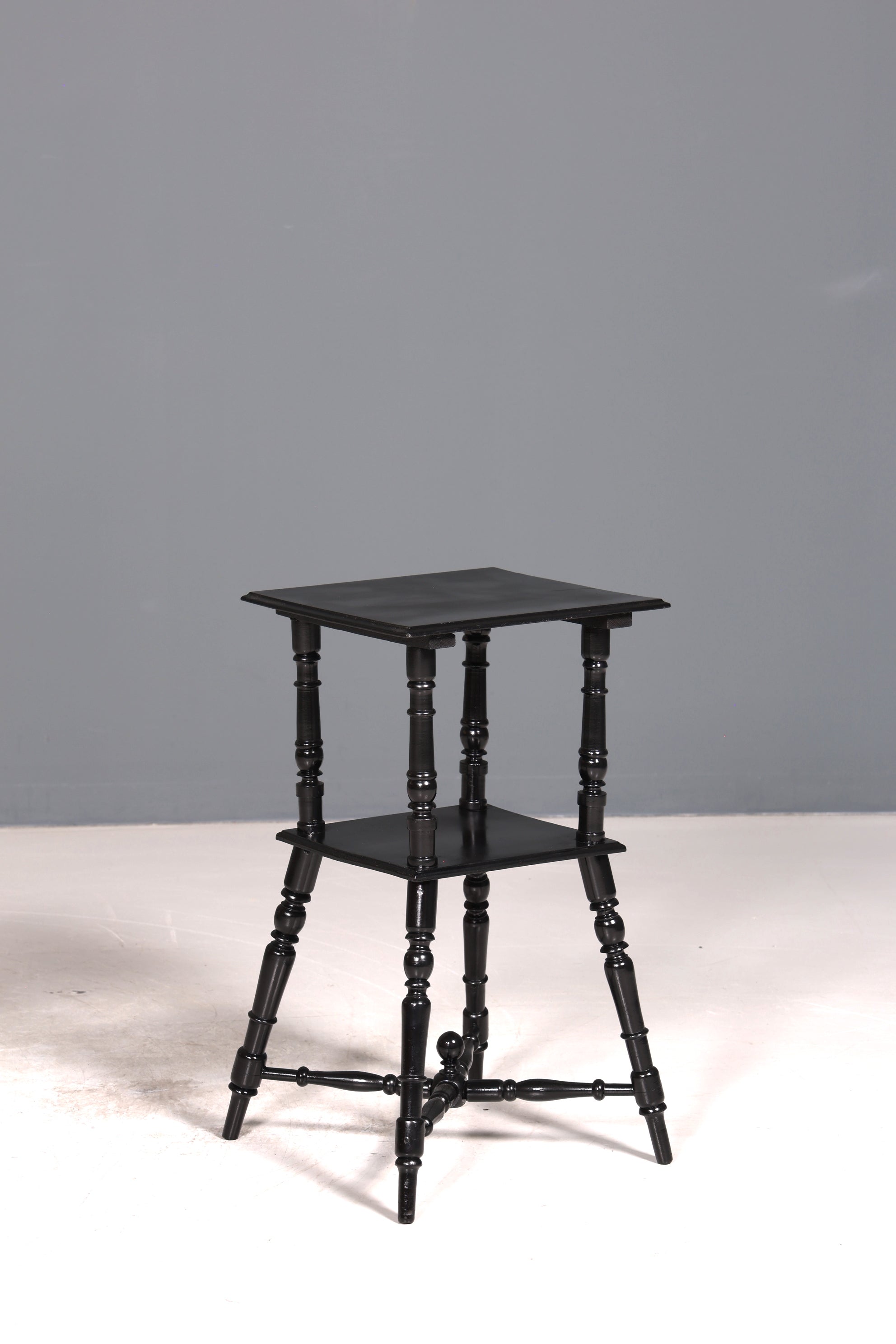 Wunderschöner Beistelltisch im Gründerzeit Stil gedrechselter Ablagetisch Telefontisch