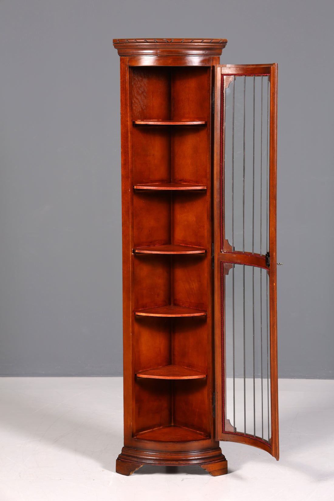 Traumhafte Englische Eckvitrine edwardianische Mahagoni Vitrine Bücherregal Schrank Antik Regal Bleiverglasung