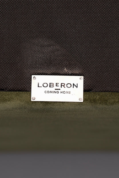 Wunderschönes Loberon Ohrenbackensofa Modell Ombra Antikgrün Samt Sofa 2-Sitzer Ohrensofa Retro Mangoholz