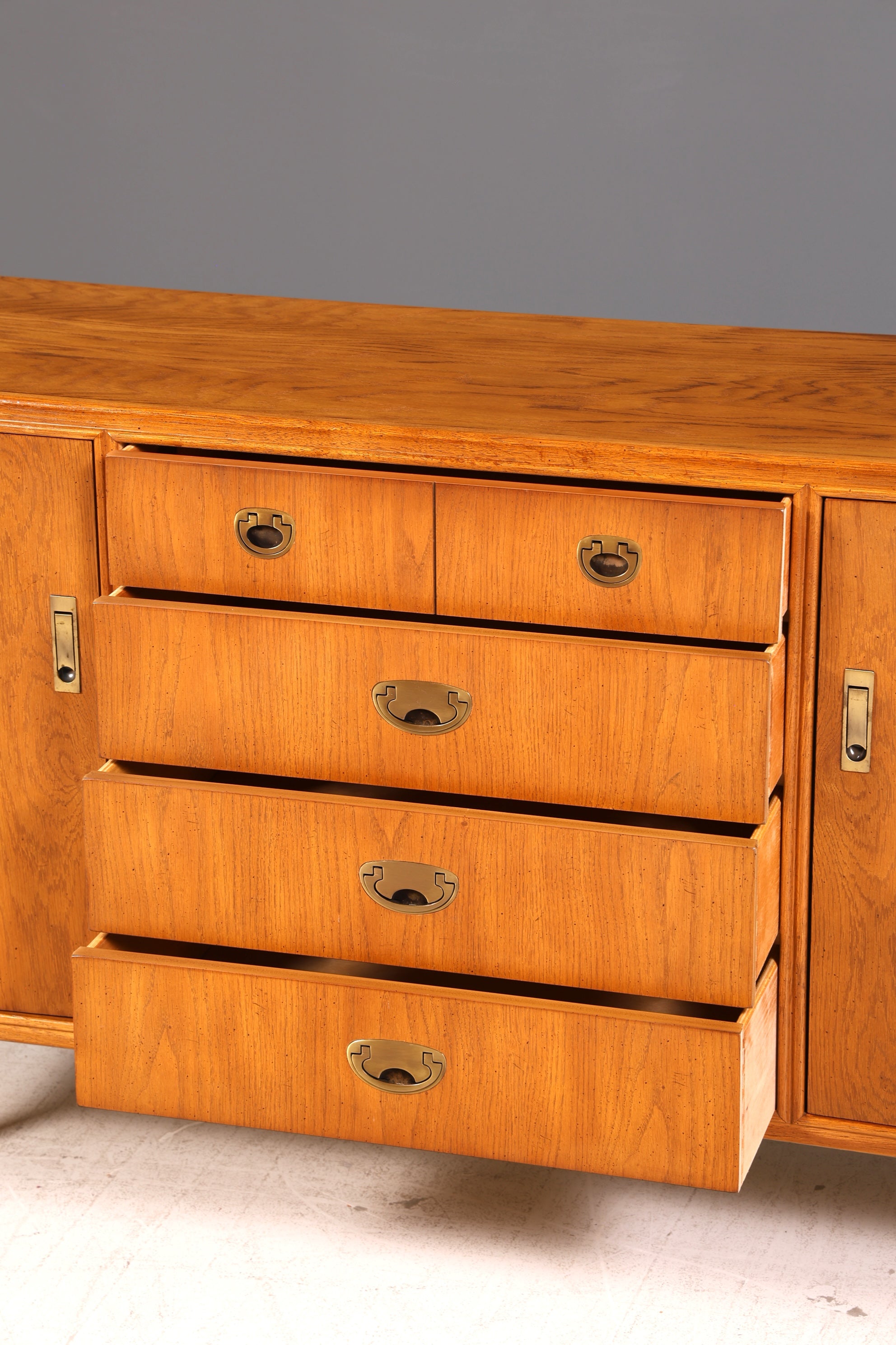 Stilvolles Drexel Heritage Sideboard USA Antik Stil Kommode Art Deco Schubladenkommode Massiv Echt Holz Vintage Wäschekommode