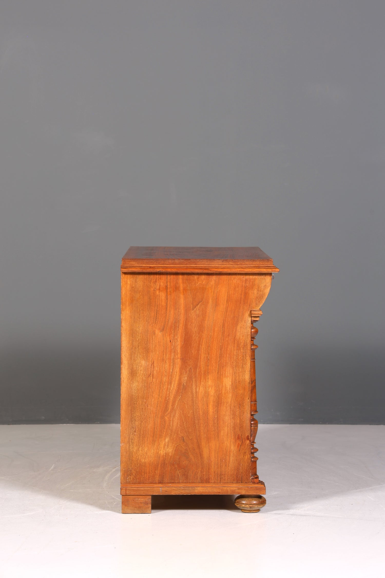 Stilvolles Gründerzeit Kommode Louis Philippe Schubladenkommode Nussbaum Sideboard um 1880