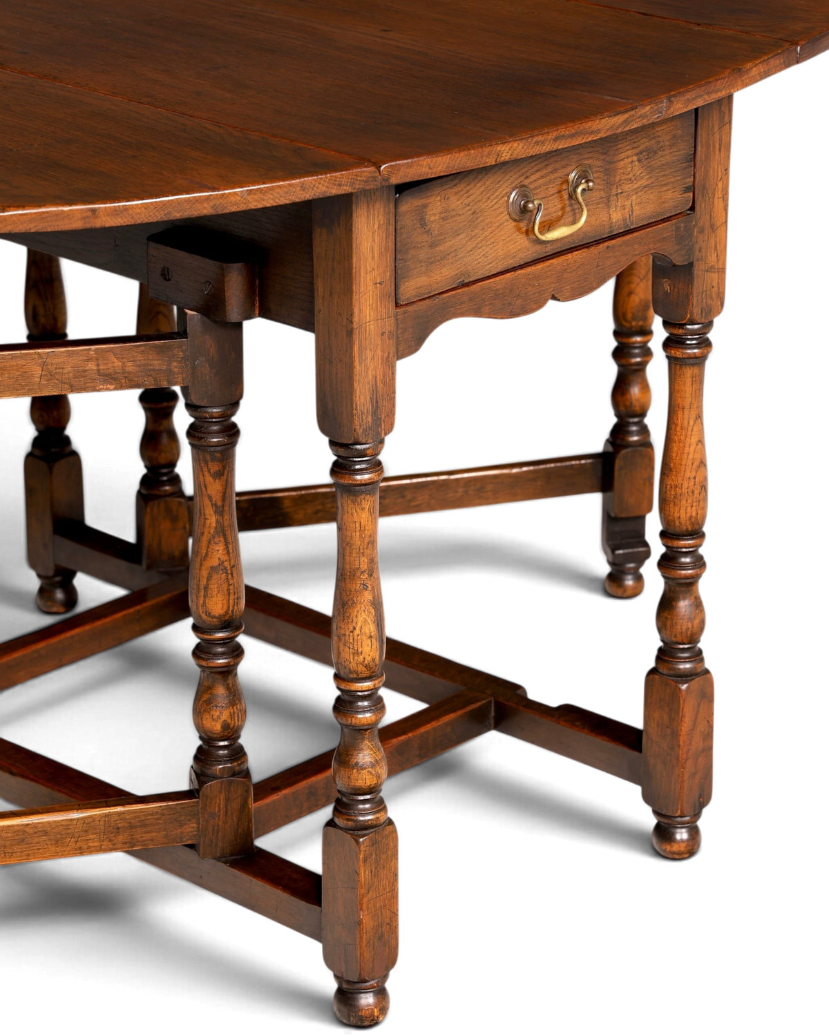 Hauptstadt Möblerei antiker englischer Klapptisch aus massivem Holz mit Schublade und gedrechselten Beinen