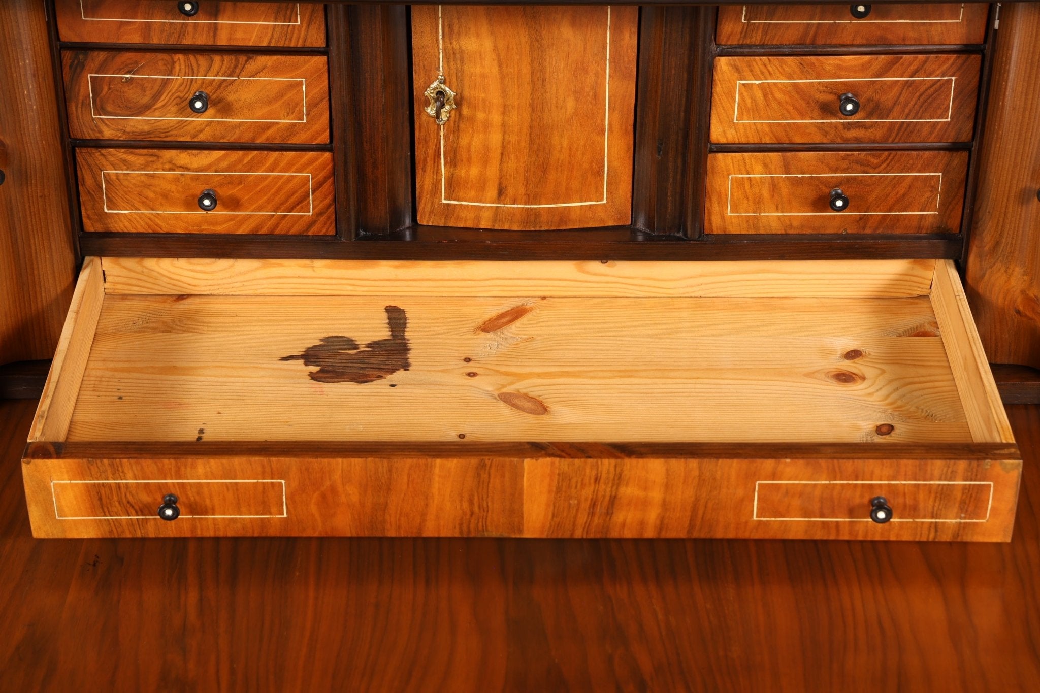 Edler Gründerzeit Sekretär Vertiko Nussbaum Jugendstil Highboard Louis Philippe Kommode um 1880