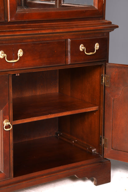 Wunderschöne Original Drexel Heritage Vitrine Bücherschrank USA Antik Schrank Buffet Regal Glasvitrine Massiv Holz Vintage