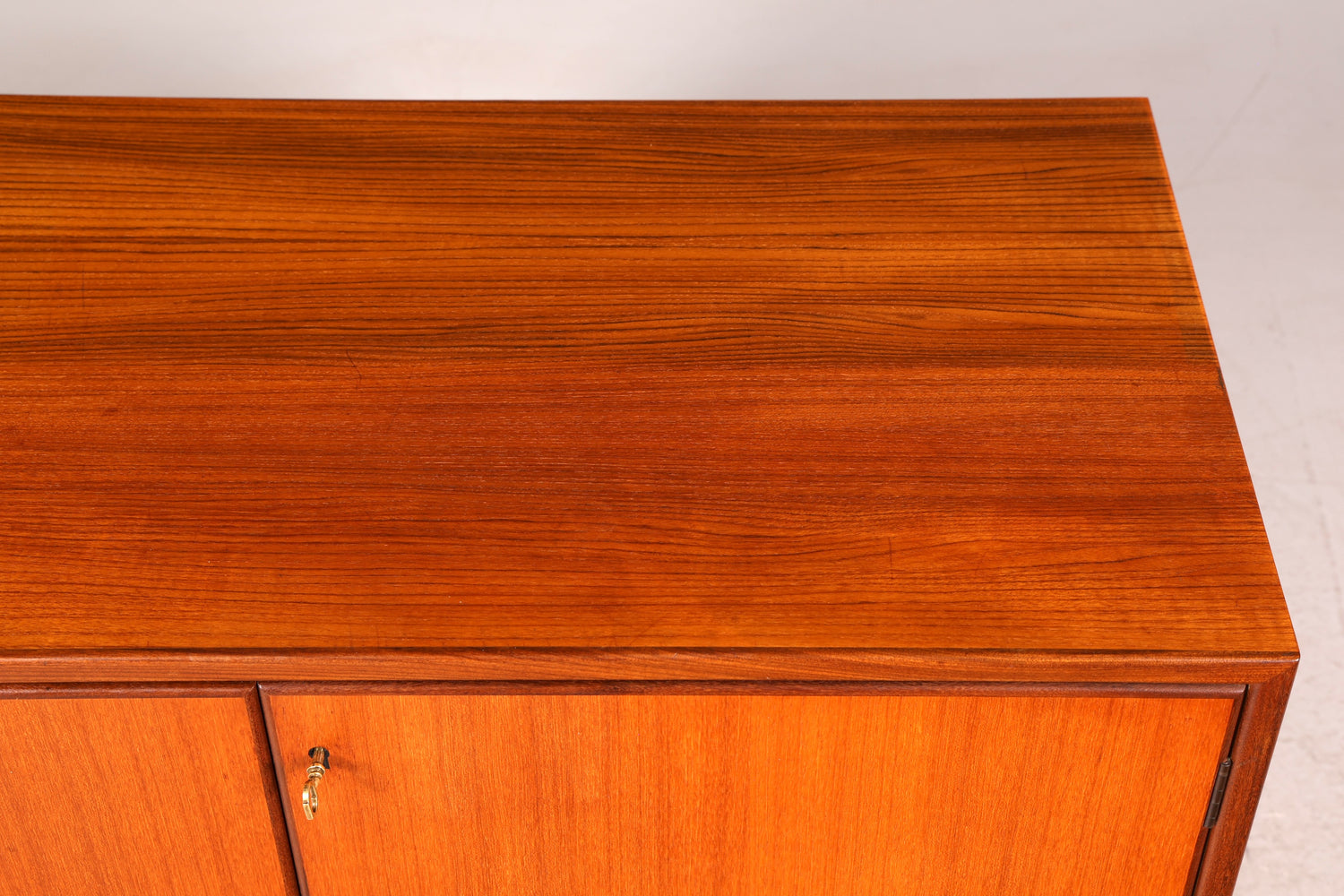 G444 Finish Wunderschöne Mid Century Kommode Vintage Schrank Retro Flur Kommode 60s Regal Sideboard (Kopie)