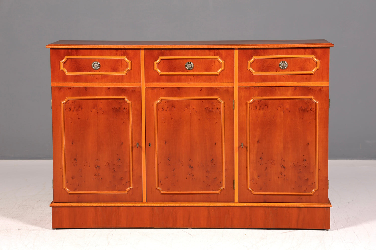 Wunderschönes Englisches Sideboard 60s Buffetschrank Kommode Anrichte Schrank Highboard Vintage