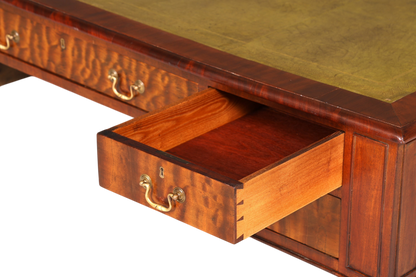 Wunderschöner Englischer XXL Schreibtisch Englisch Partner Desk Leder Auflage Antik Stil Bürotisch Office Desk