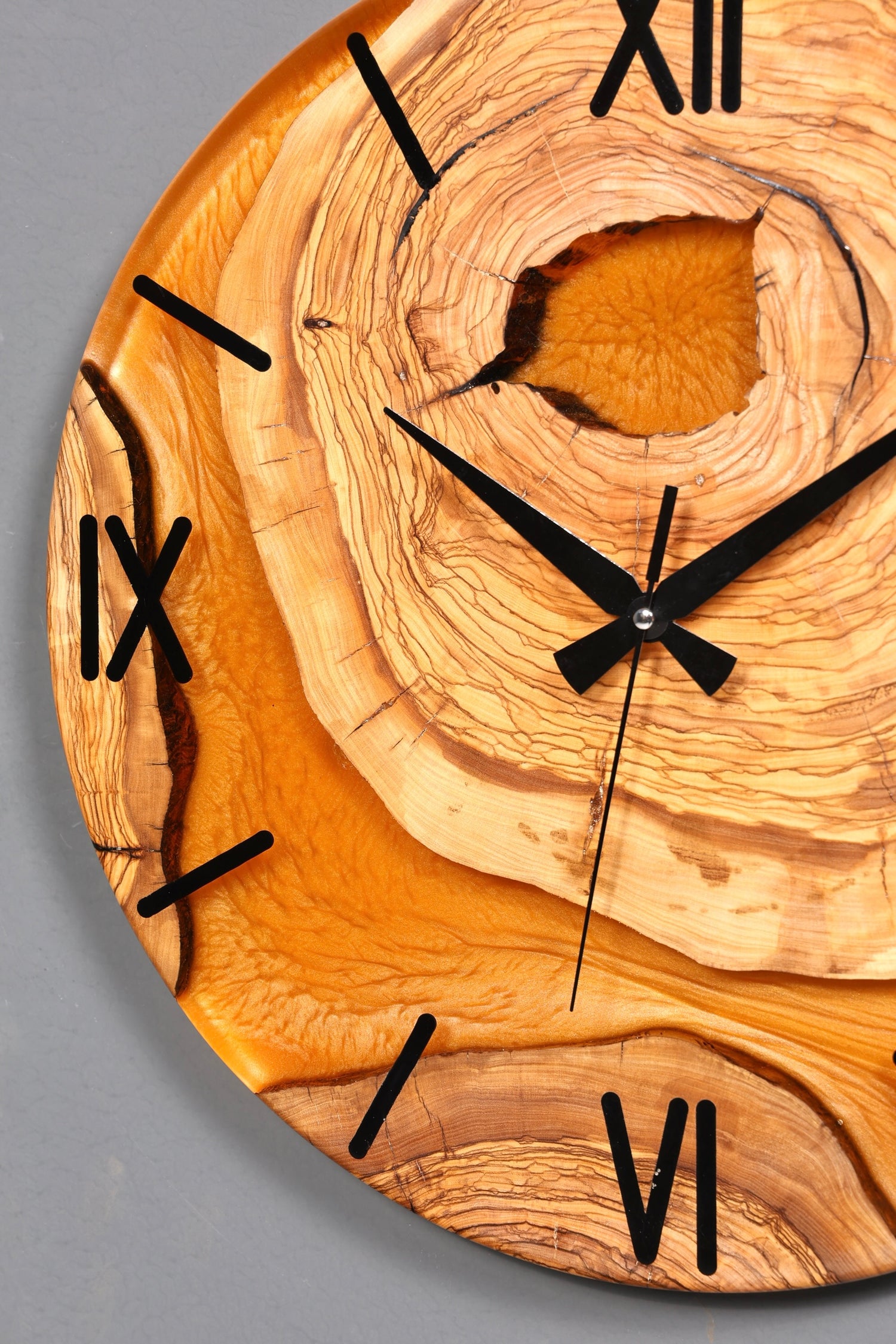 Wunderschöne Handgefertigte Epoxidharz Wanduhr Olivenbaum Uhr Terracotta Epoxy Analog Uhr