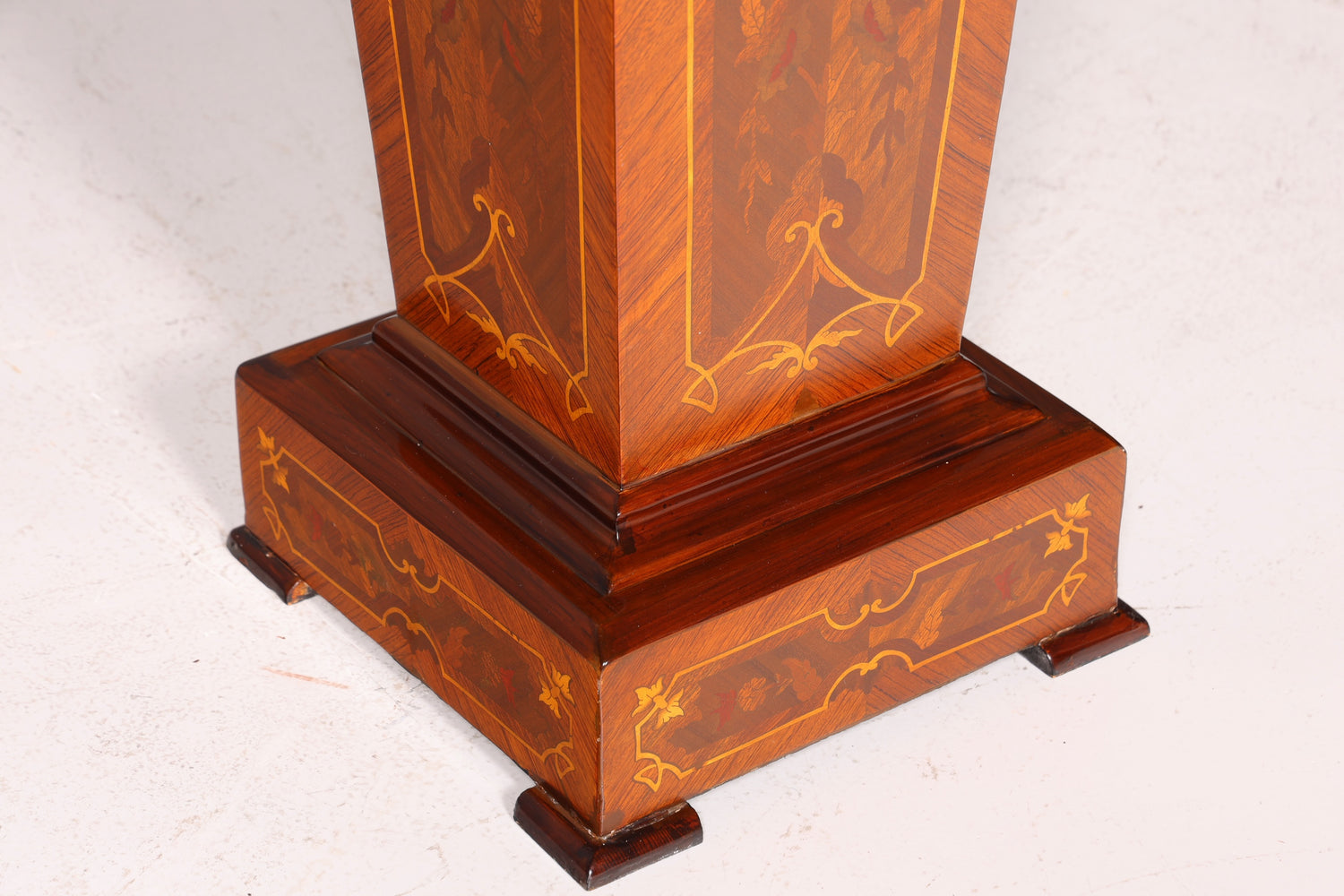 Traumhafte Barock Stil Säule Louis XV Blumensäule Naturstein Marmor Ablage Tisch