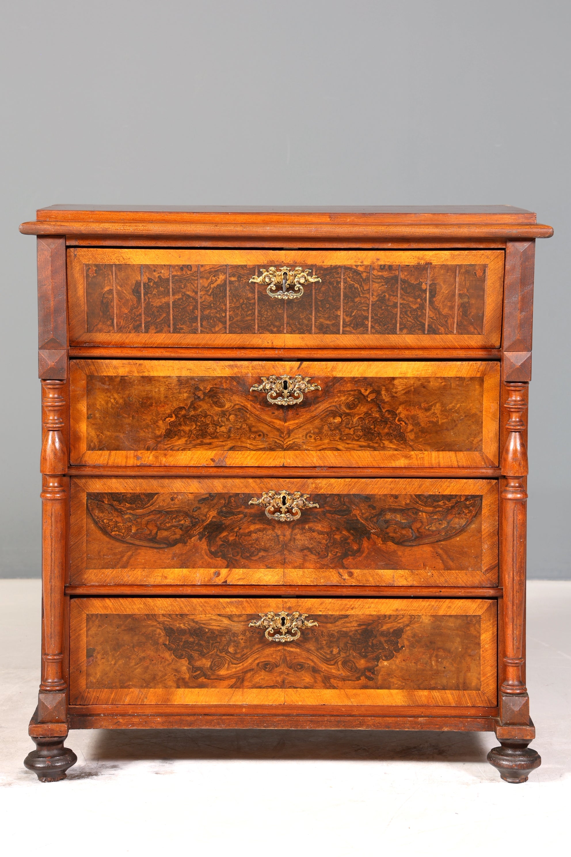 Stilvolle Gründerzeit Kommode Louis Philippe Nussbaum Schubladen Kommode Sideboard um 1880