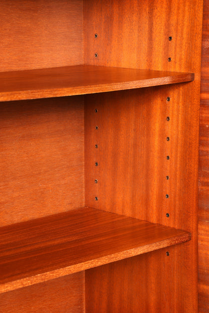 Wunderschöne Englische Vitrine Bibliothek Eibe Bücherschrank UK Buffet Schrank 60s Jahre