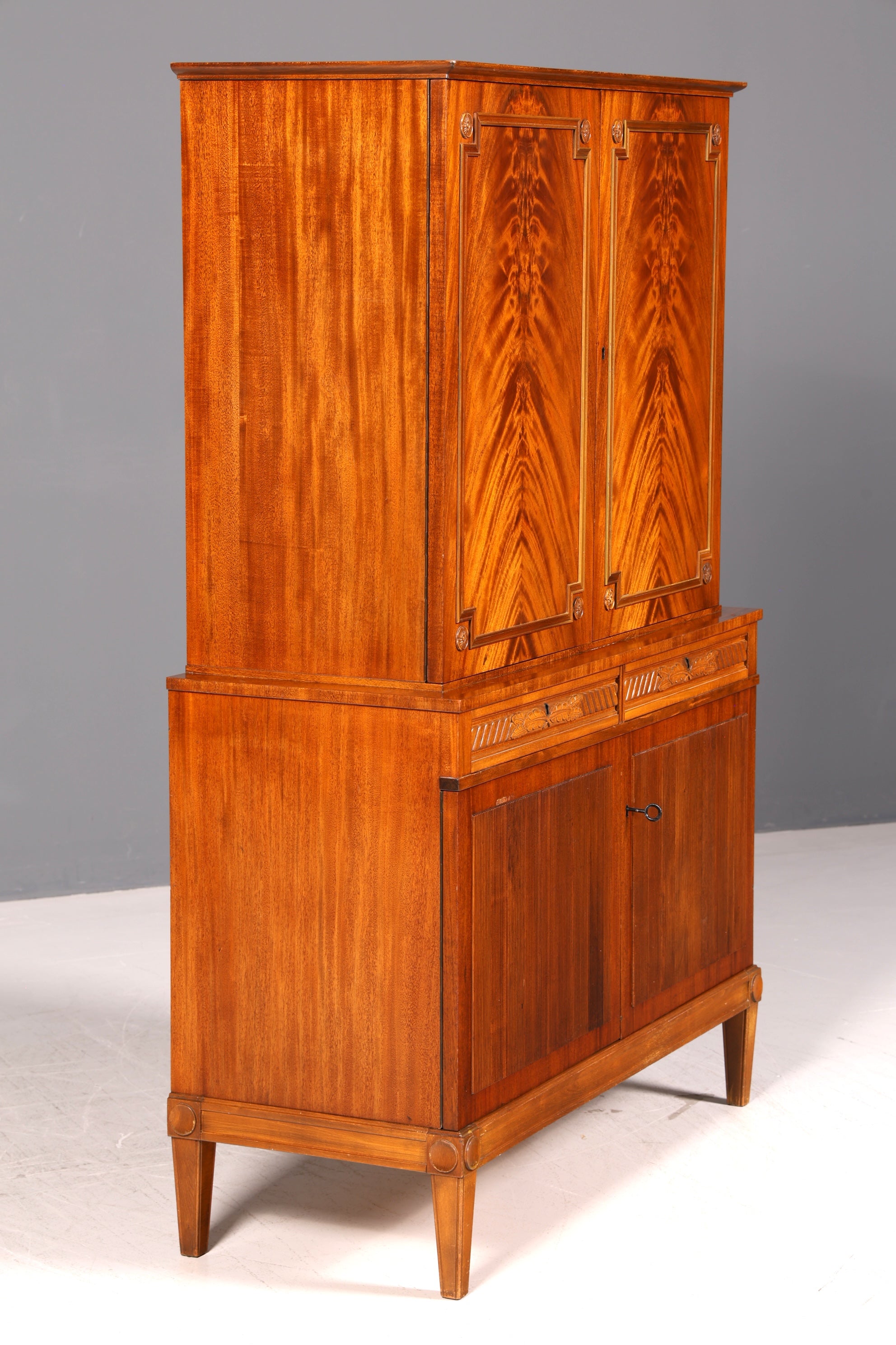 Wunderschöner Schrank im Gustavianischen Stil Vintage Kommode Highboard Regal Echt Holz Wäscheschrank Schlafzimmer
