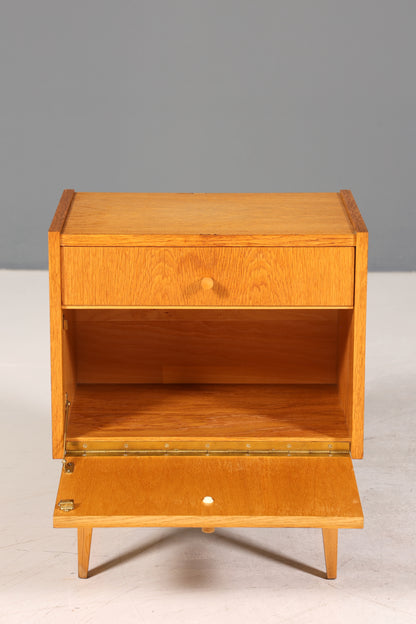 Schlichte Mid Century Kommode Vintage Klappschränkchen Danish Design Nachttisch 2 von 2