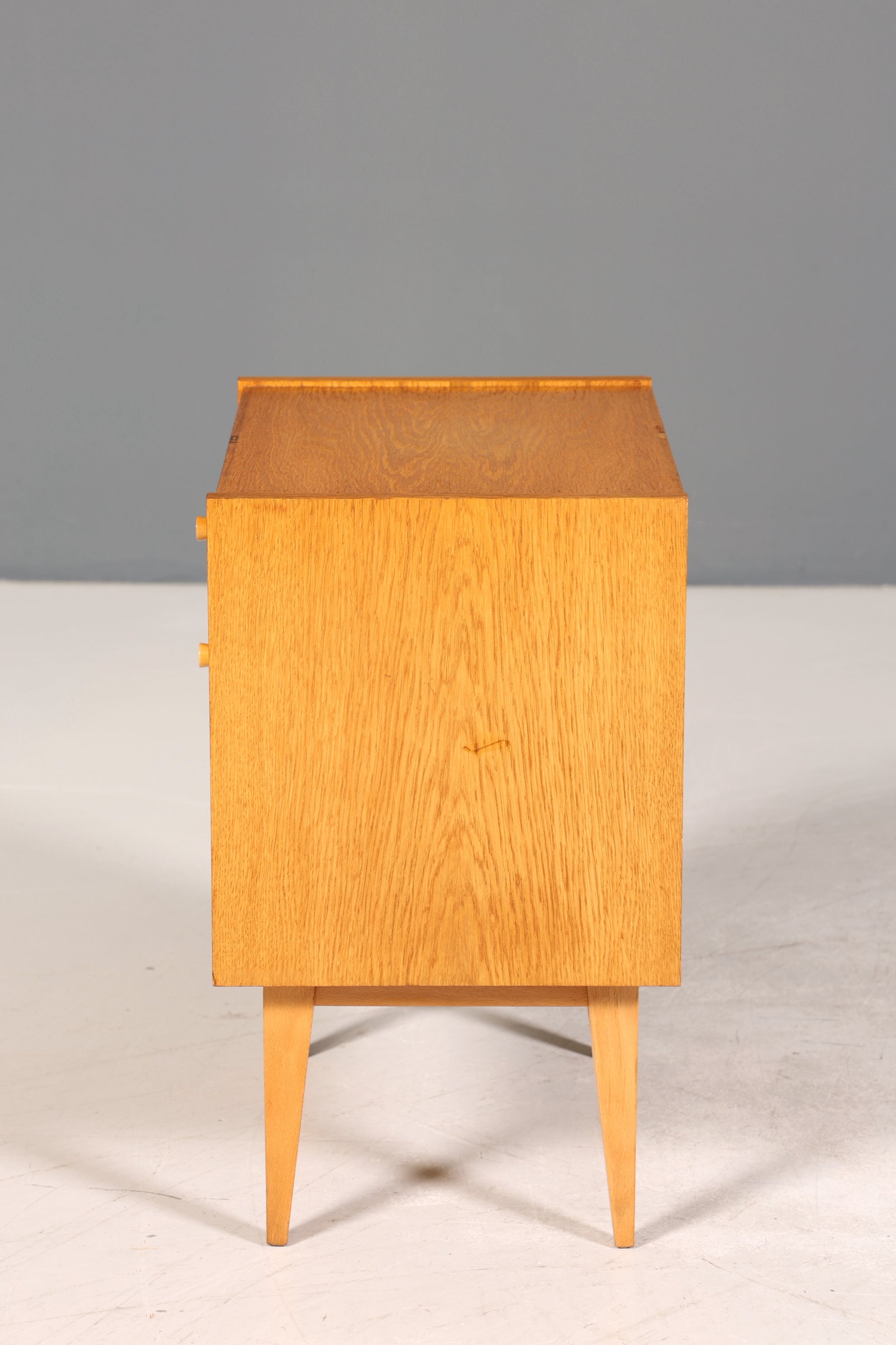 Schlichte Mid Century Kommode Vintage Klappschränkchen Danish Design Nachttisch 2 von 2