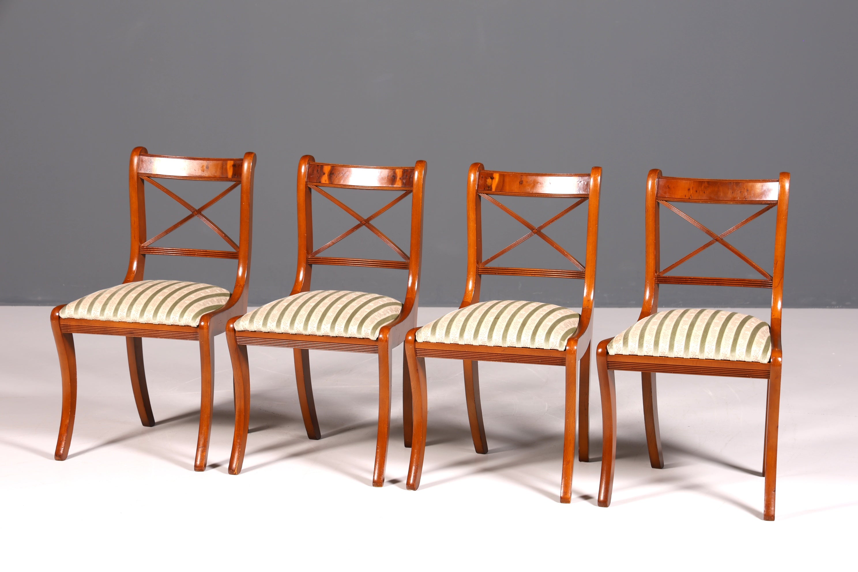4x Edle Englische Stühle Englisch Dining Chairs Antik 60er Jahre Regency Küchenstühle Stuhlset