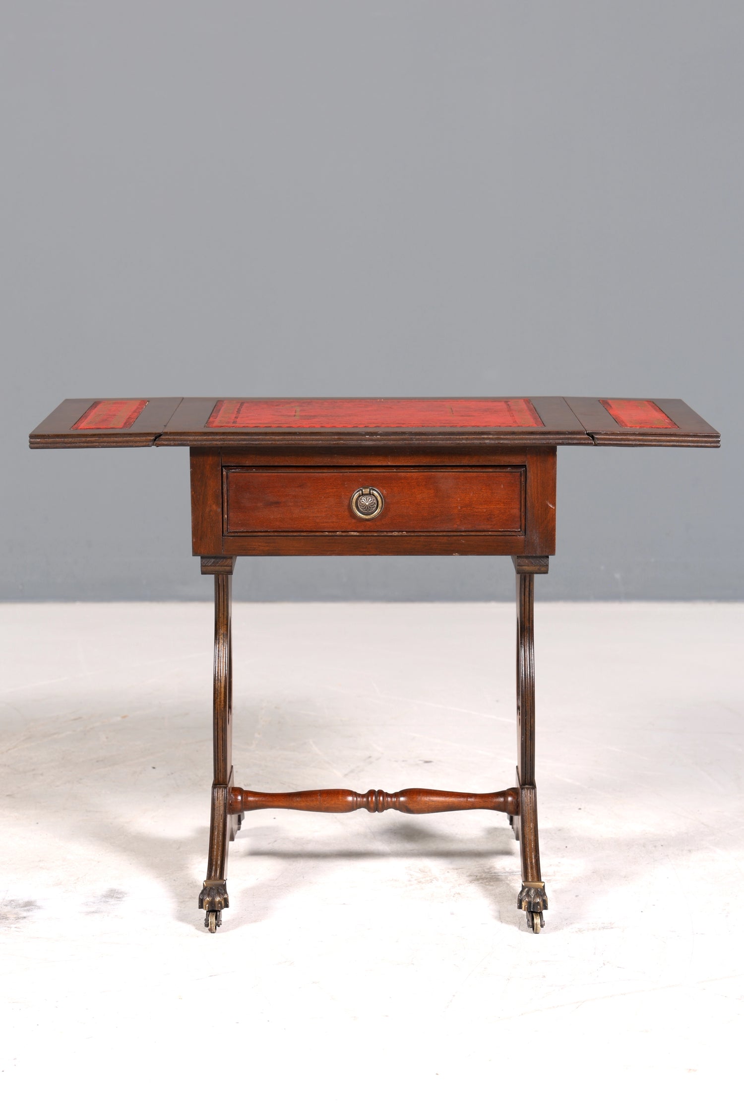 Wunderschöner Englischer Tisch Mahagoni Klapptisch Beistelltisch Englisch echt Leder Antik 60s Ablage