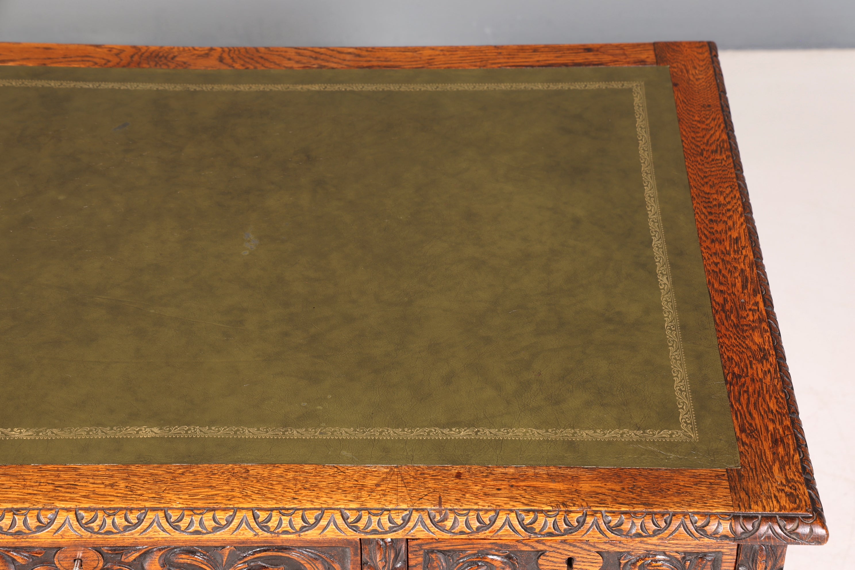 Imposanter Neorenaissance Schreibtisch Herrenzimmer Bürotisch Antik Office Table