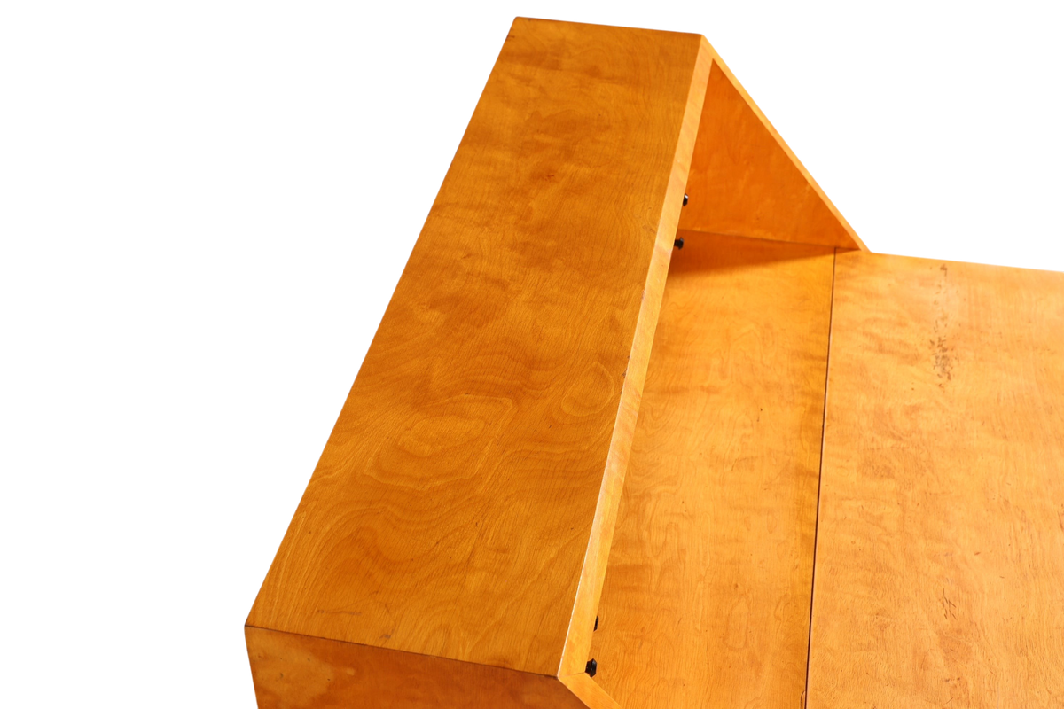Hauptstadt Möblerei Sekretär aus massivem Holz mit heller Maserung im klassischen Design um 1930