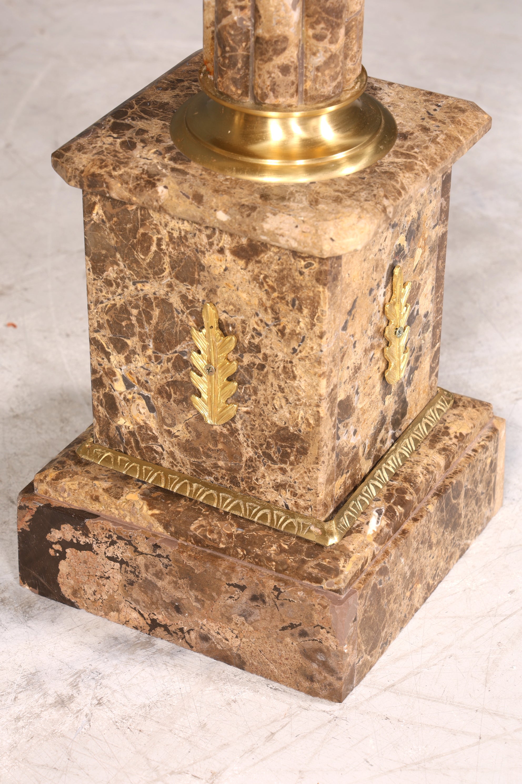 Wunderschöne Barock Stil Säule Louis XV Marmor Blumensäule Naturstein Sockel Ablage