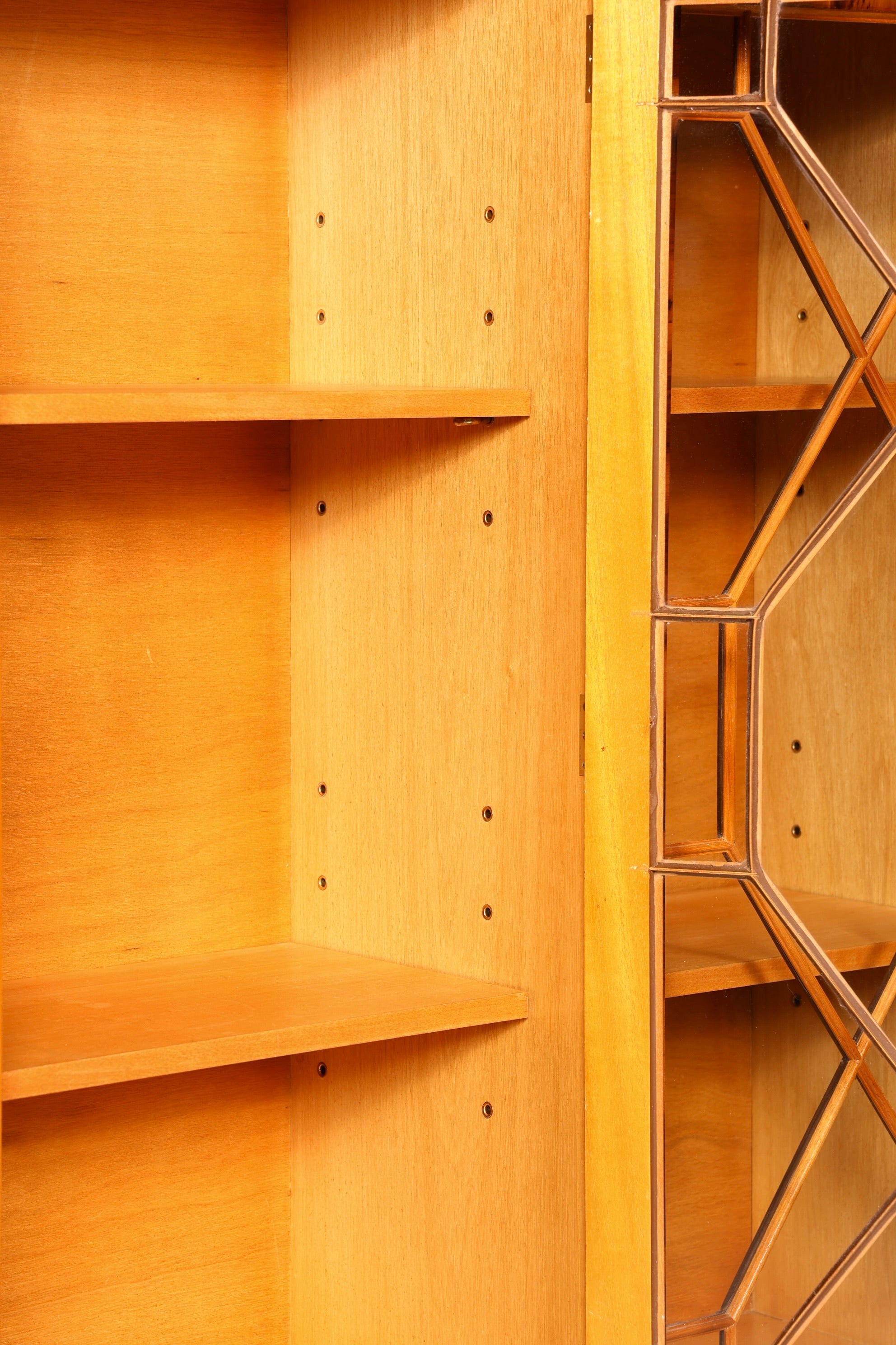 Wunderschöne Englische Vitrine Bücherschrank Buffet Englisch Antik Stil Eibe Glasvitrine Bibliothek