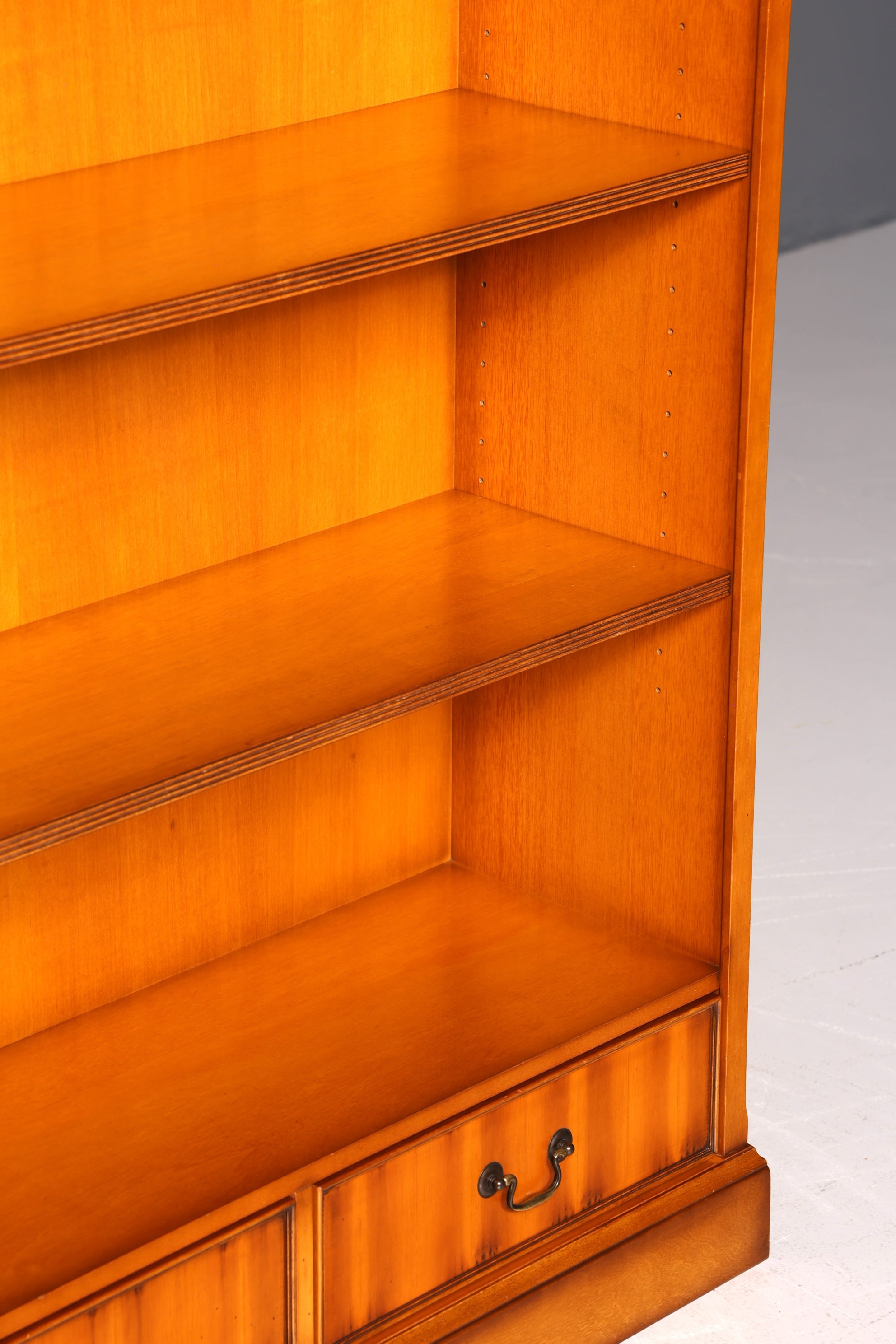 Wunderschönes Original Heldense Bücherregal Englisches Holz Bücher Ablage Leseregal