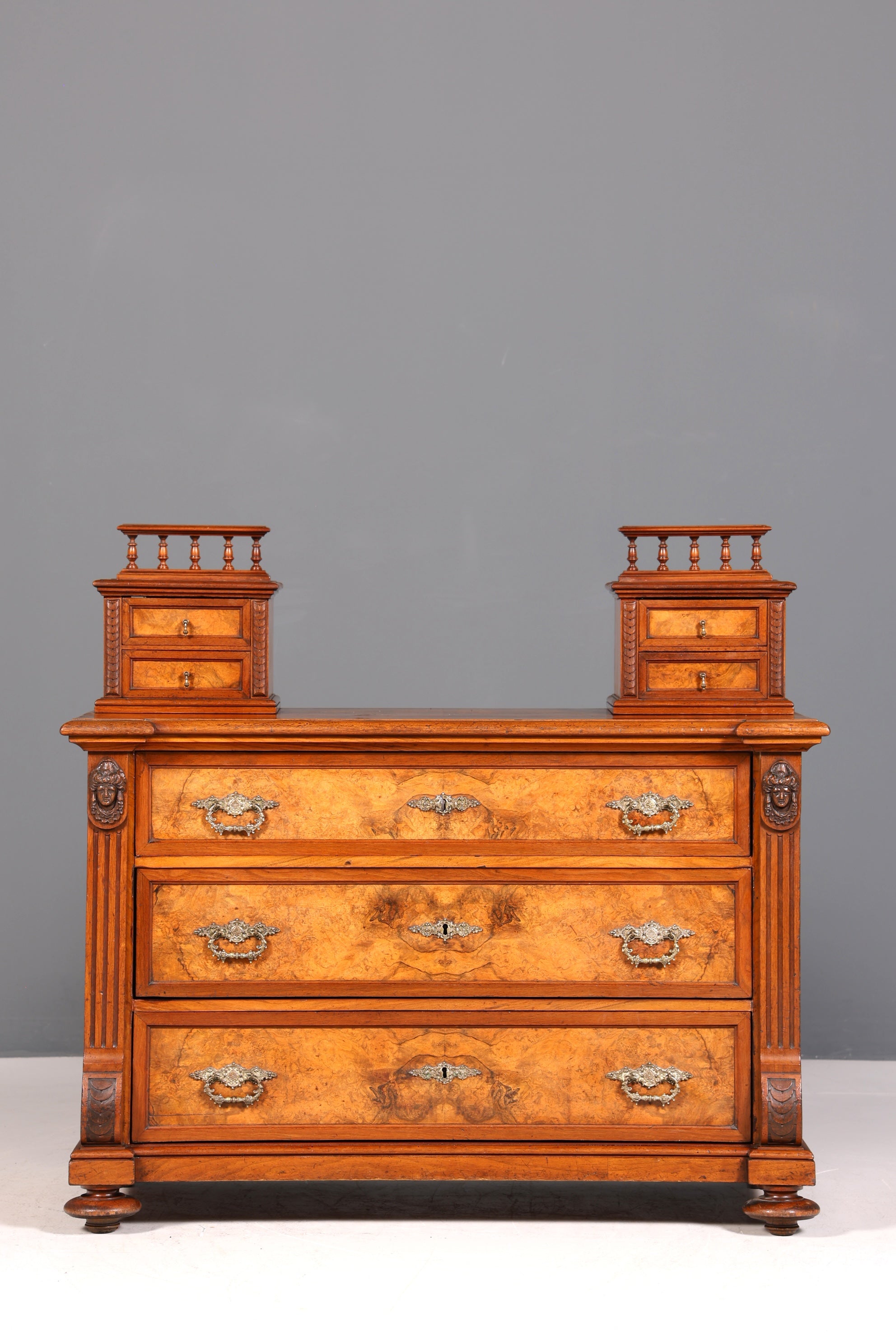 Edle Gründerzeit Kommode Louis Philippe Nussbaum Schubladen Kommode Sideboard um 1880