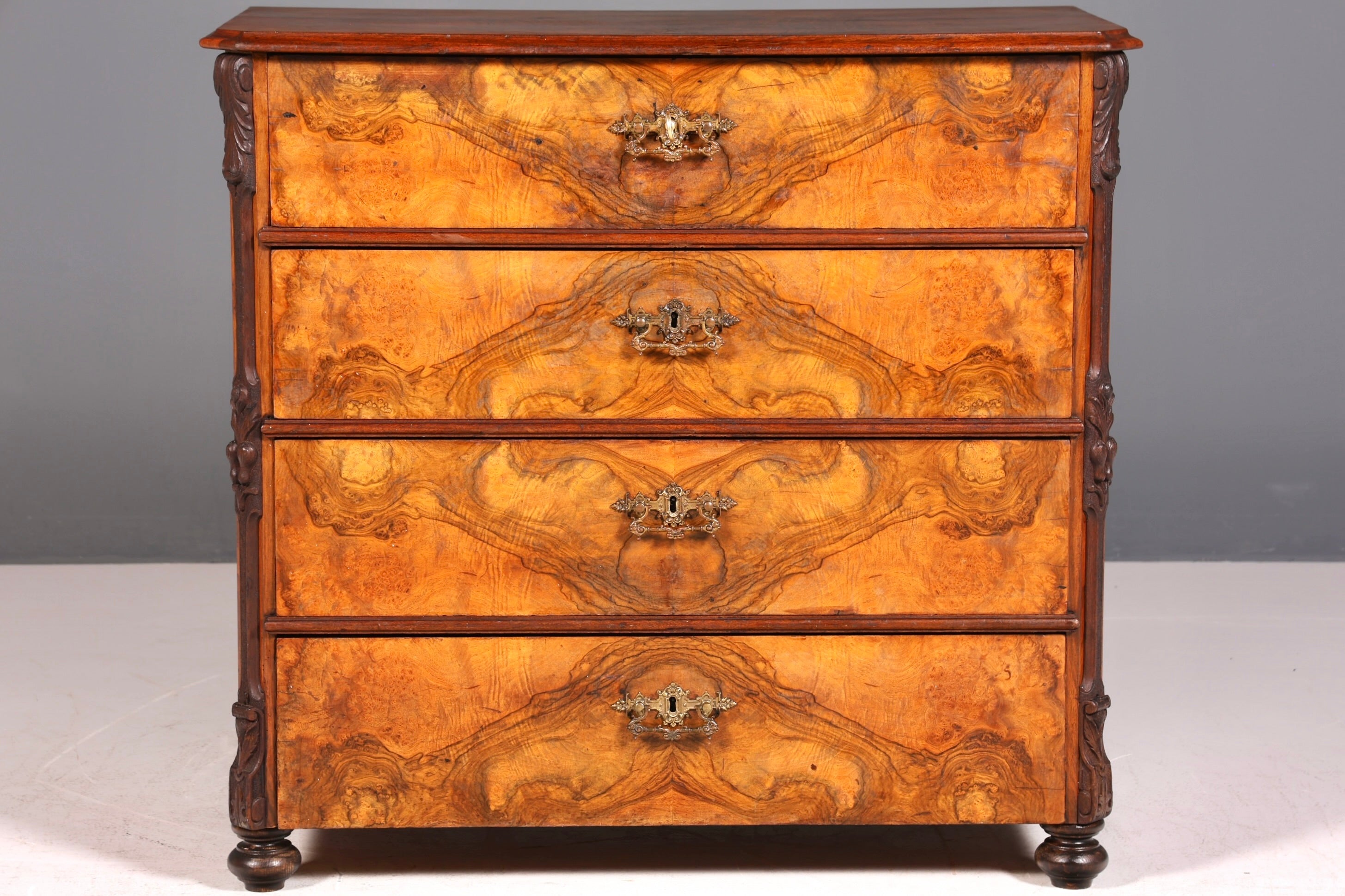 Wunderschöne Louis Philippe Kommode Nussbaum Gründerzeit Schubladen Kommode Sideboard um 1880