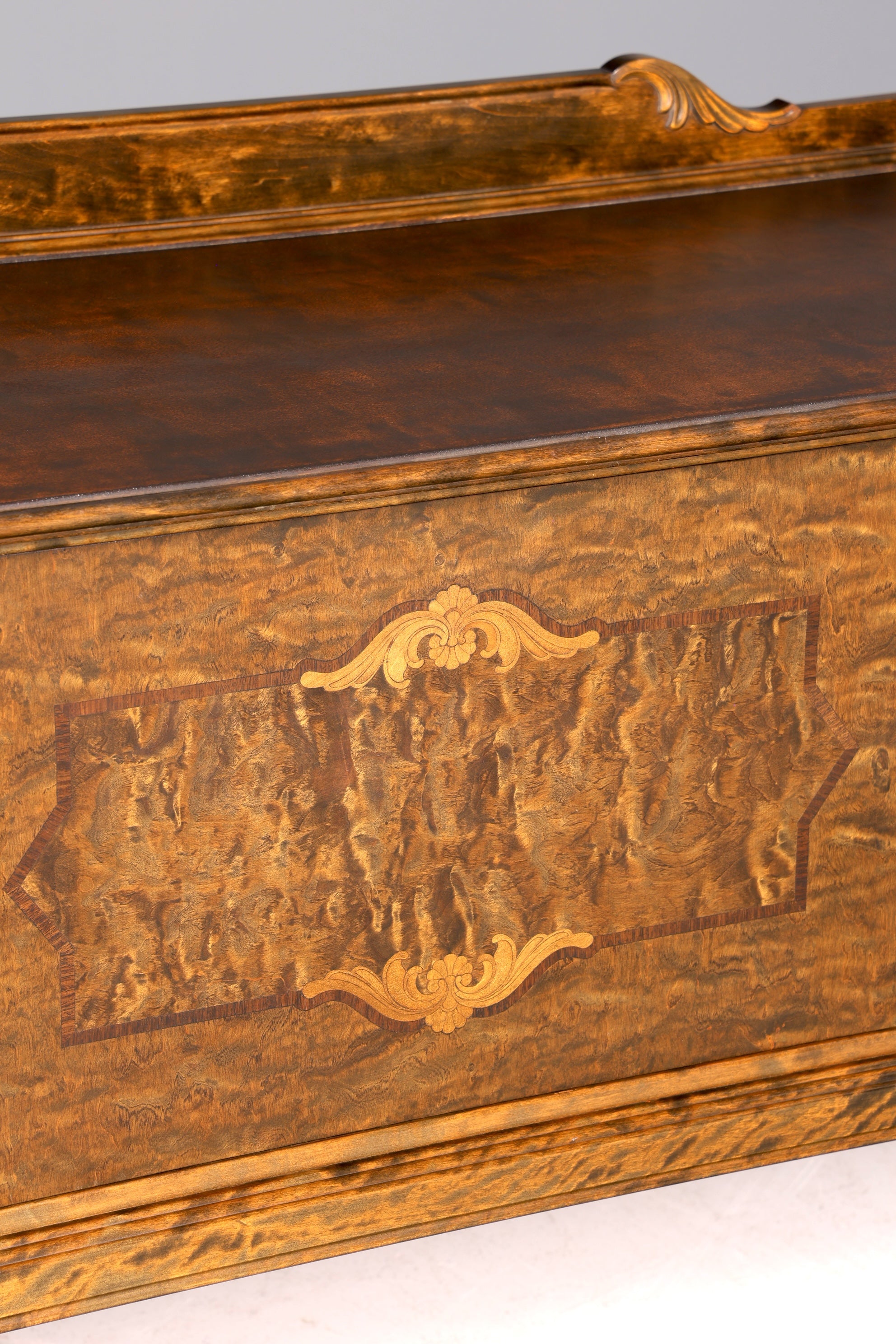 Traumhaftes Chippendale Sideboard Barock Stil Schrank Antik 50s 60s TV Kommode