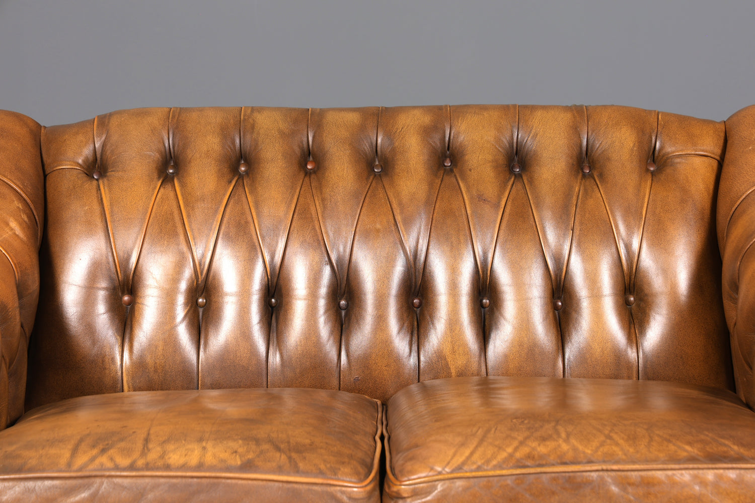 Wunderschönes seltenes Original Chesterfield Sofa 2-Sitzer Couch England Polstersofa