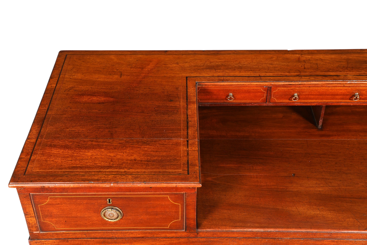 G621 Finish Filigraner Englischer Schreibtisch Englisch Desk Bürotisch 60s Office Table (Kopie)