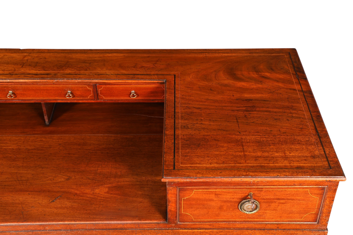 G621 Finish Filigraner Englischer Schreibtisch Englisch Desk Bürotisch 60s Office Table (Kopie)