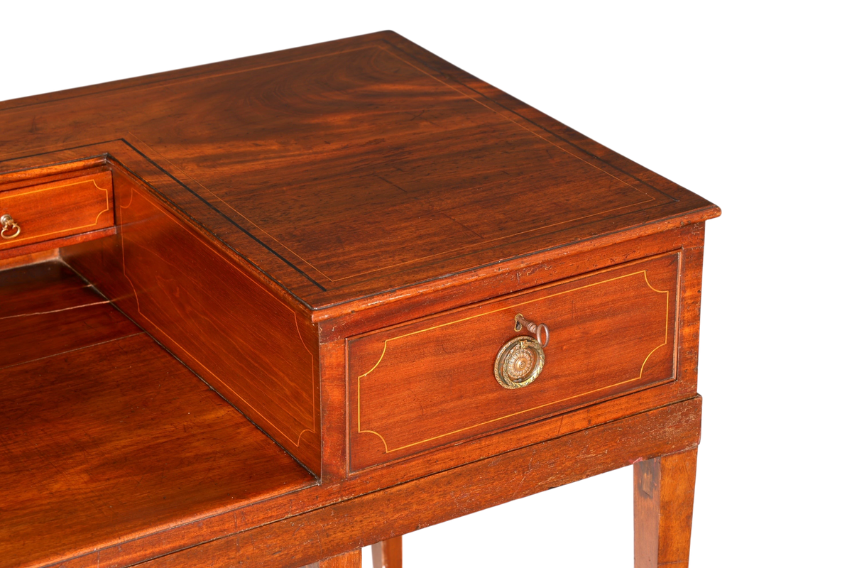 G621 Finish Filigraner Englischer Schreibtisch Englisch Desk Bürotisch 60s Office Table (Kopie)