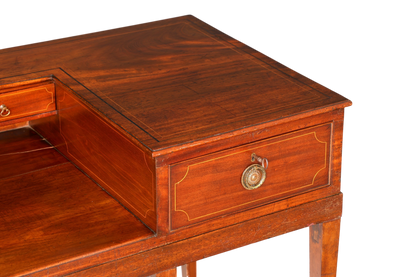 G621 Finish Filigraner Englischer Schreibtisch Englisch Desk Bürotisch 60s Office Table (Kopie)