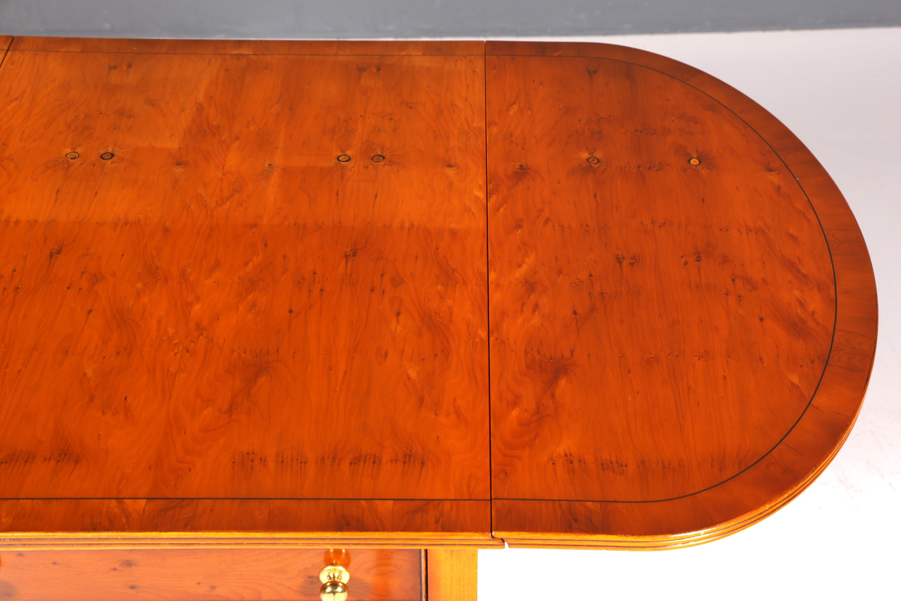 Wunderschöner Englischer Tisch Couchtisch 60s Klapptisch englischer Ablagetisch Wohnzimmer Tisch