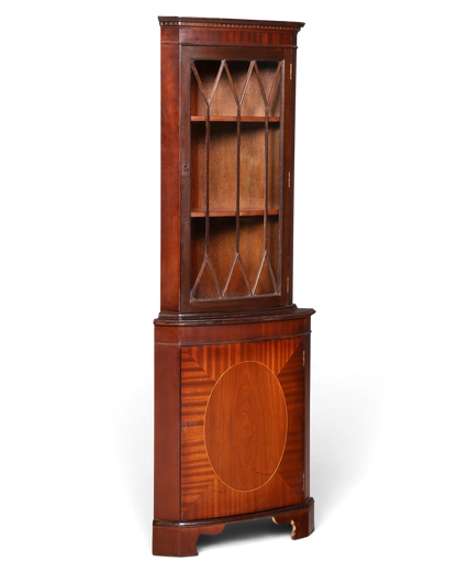 Hauptstadt Möblerei englische Eckvitrine aus Mahagoni mit verglaster Tür und Intarsien im Vintage-Stil