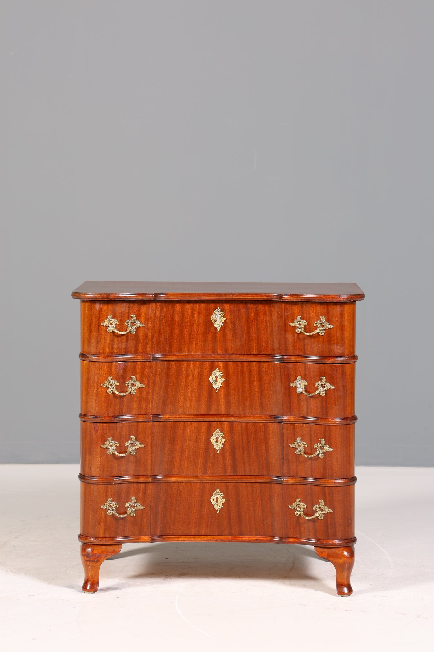 Wunderschöne geschwungene Kommode im Barock Stil Sideboard Schubladenkommode