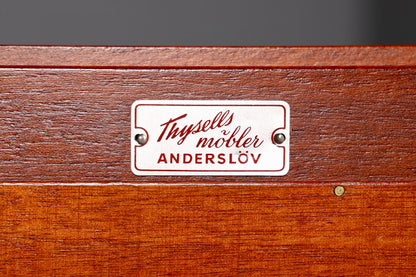 Wunderschöner Schrank im Gustavianischen Stil 60er Jahre Wäscheschrank Vertiko Mid Century Aktenschrank Kommode