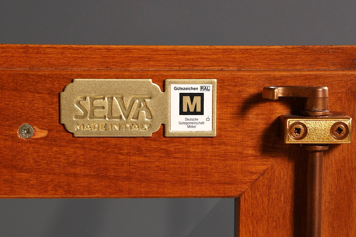 Wunderschöne Original Selva Style International Vitrine Kirschholz Antik Stil Glasvitrine Vertiko Geschirrschrank Italienische Möbel