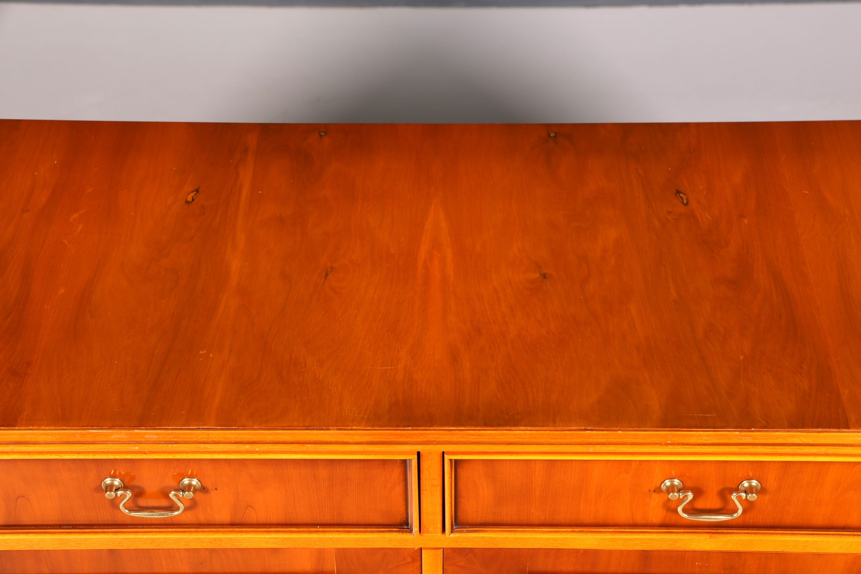 F991 Finish cm Wunderschönes Englisches Sideboard Eibe Schrank Antik Stil Buffetschrank Kommode